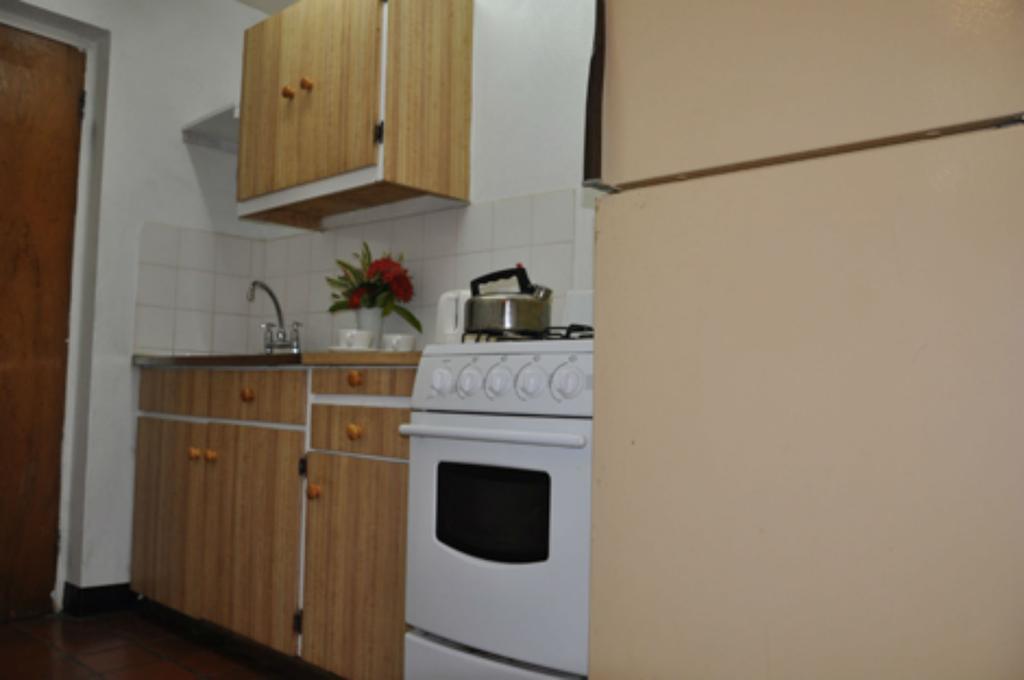 Carib Blue Apartments Oistins Zimmer foto