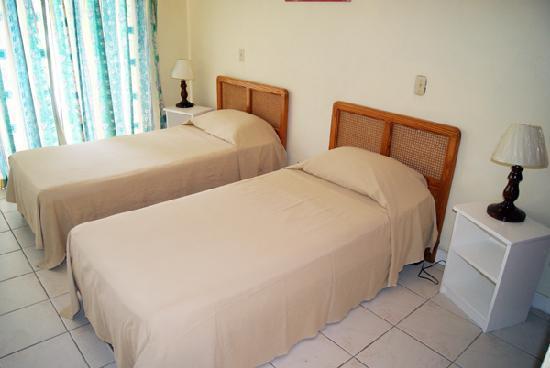 Carib Blue Apartments Oistins Exterior foto