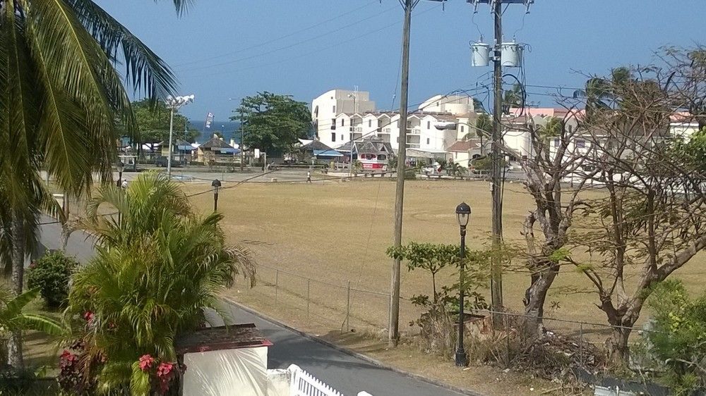 Carib Blue Apartments Oistins Exterior foto