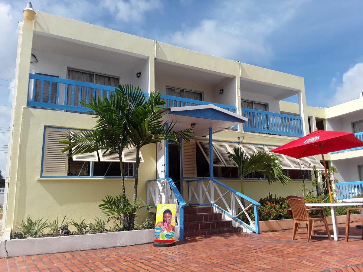 Carib Blue Apartments Oistins Exterior foto